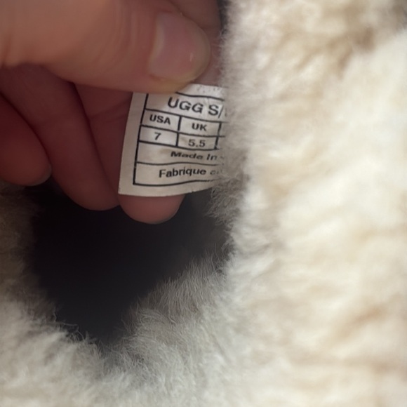 Ugg Bailey Button Women’s Boots in Chestnut - Picture 7 of 7